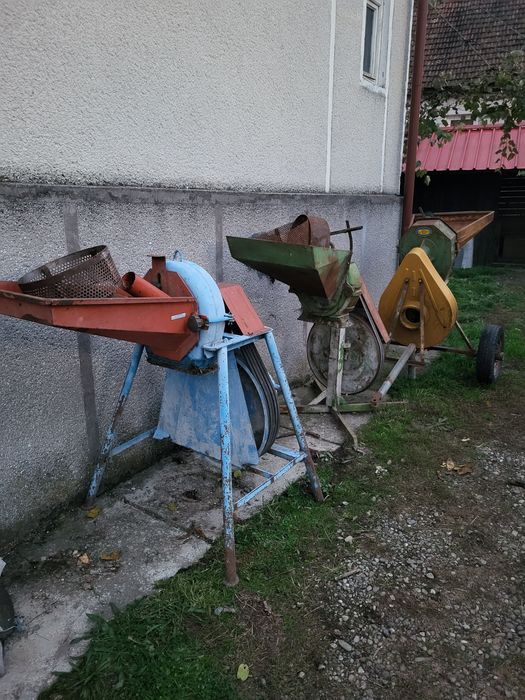 Vând moară pt cereale actionata la tractor