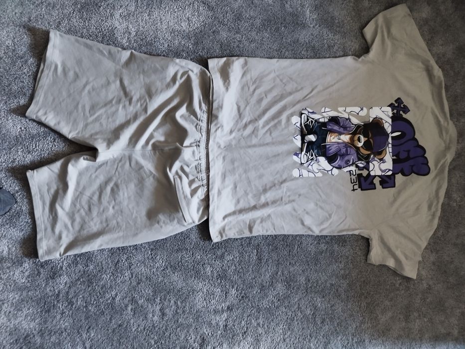 Compleu  Off  White