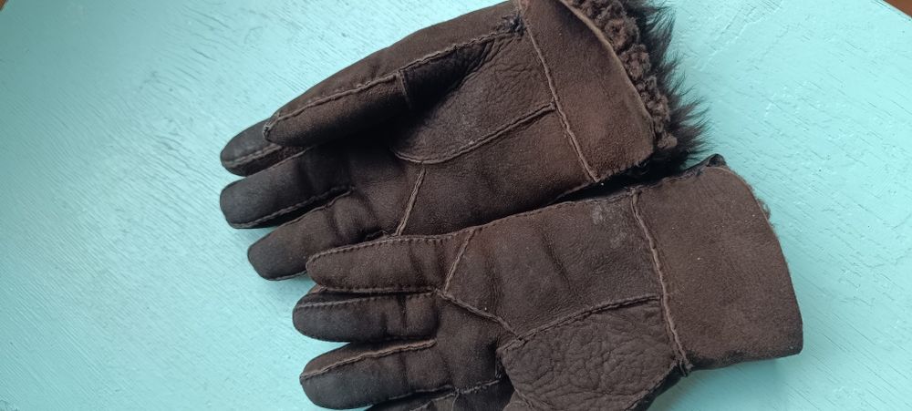 Продам женскии теплый перчатка.