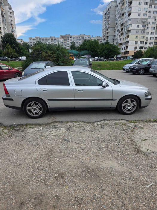 Продавам Volvo S60 D5, 2003 г. , 2. 4 дизел, 163 к. с. сив металик