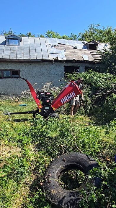 Inchiriez Tocator crengi ,Curățenie Curți, Demolări  si Transport