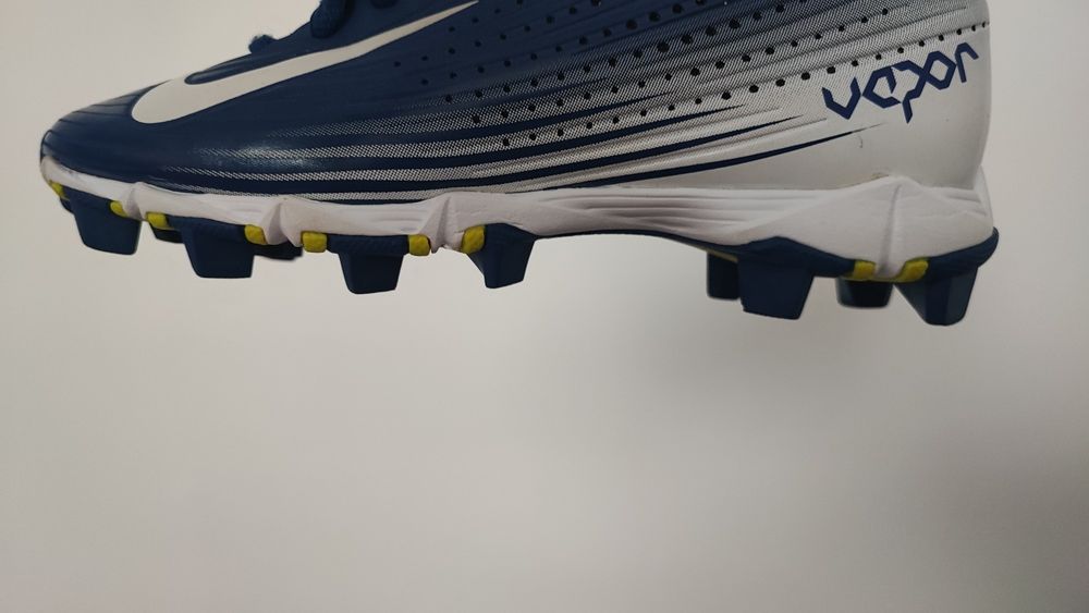 Ghete fotbal mărime 33 - noi