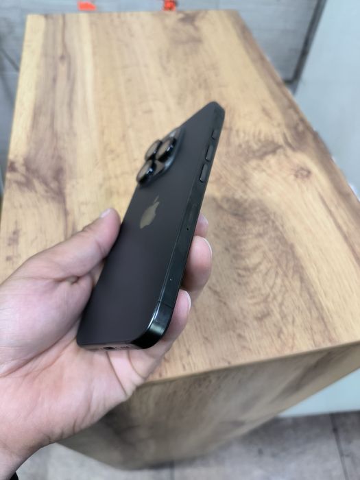 Продам iPhone 15 pro