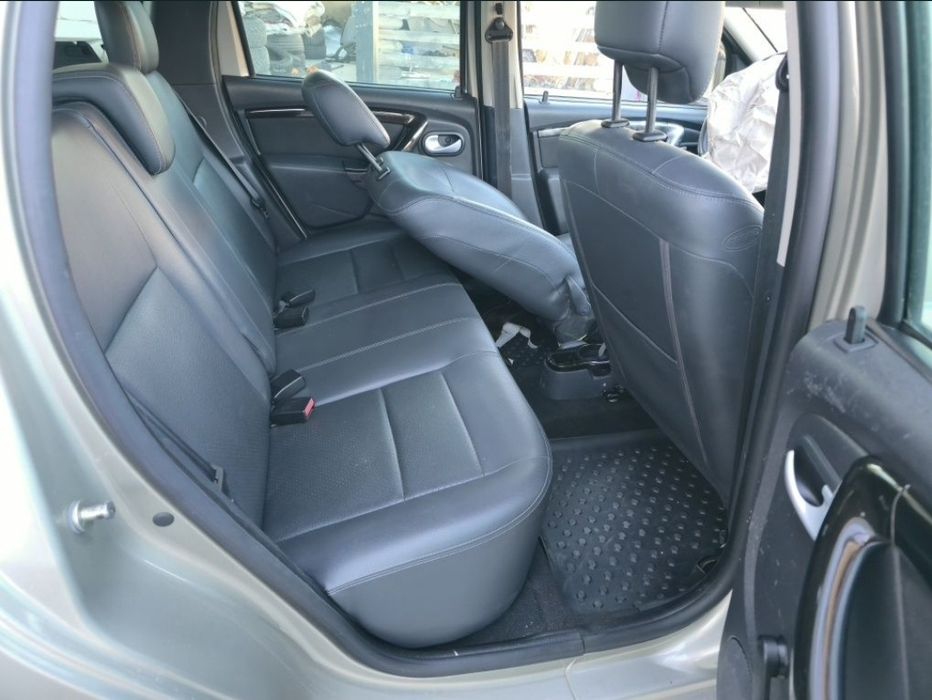 Dezmembrez Dacia duster 1.5 DCi 2012