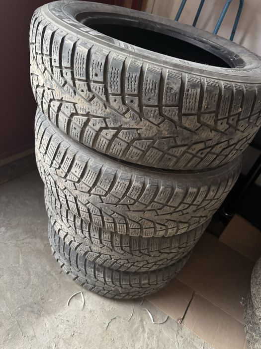 Продам Шины макссис р16