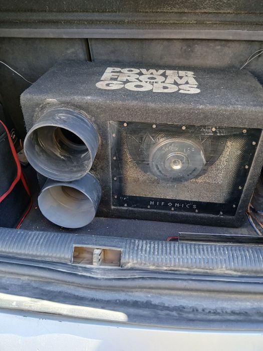 Музика с усилвател за кола