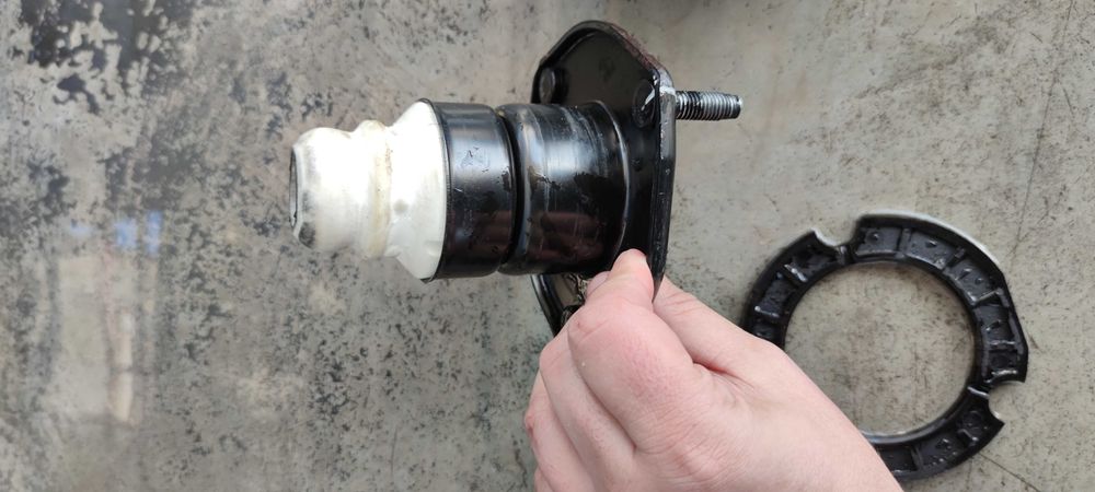 Амортисьори и опори за МL W166 350 4x4 2013 г. !