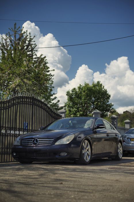 Dezmembrez Mercedes CLS W219 280 300 320 350 500 550 55 63 AMG perna