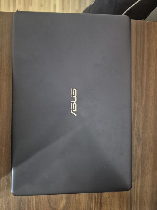 Laptop Asus - Stare buna de functionare.