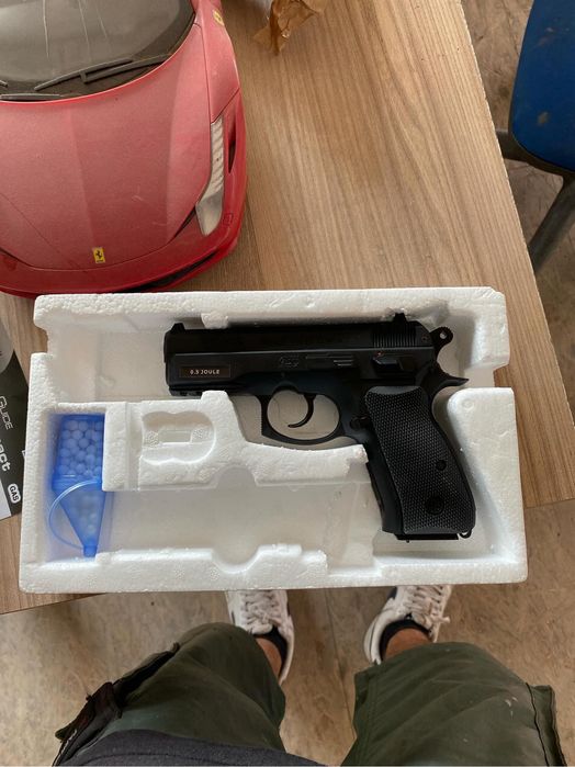 Vand pistol AirSoft pe gaz