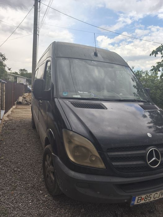 Vând Mercedes sprinter
