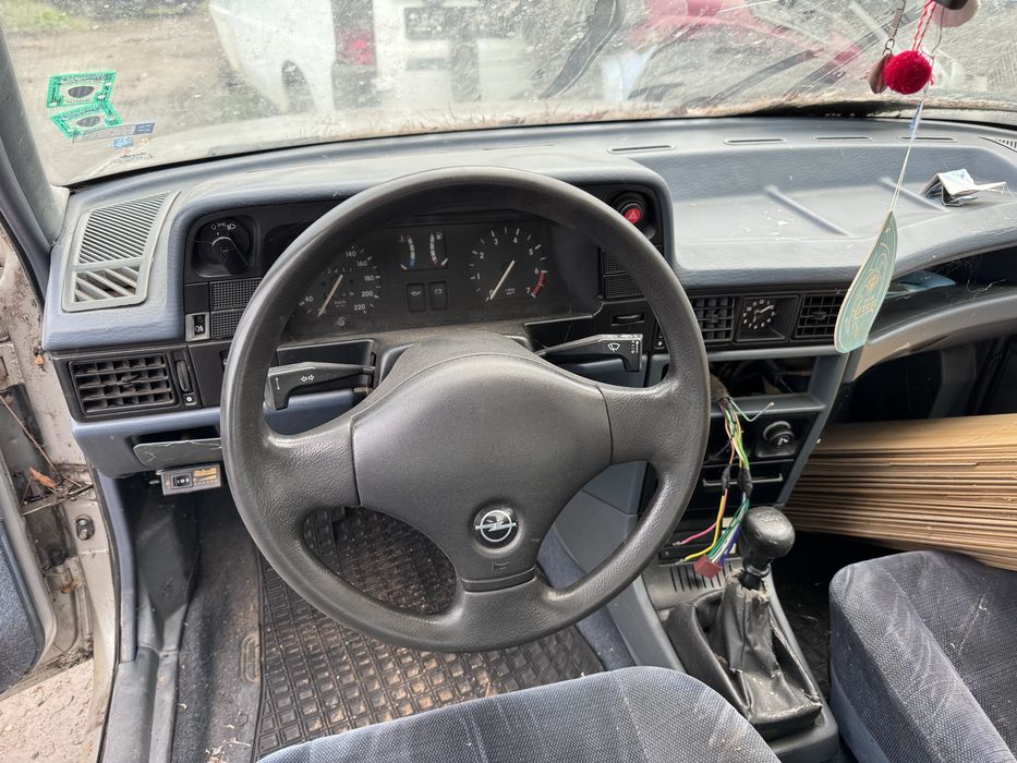 Opel Kadet 1.6i 72hp 1990г На Части