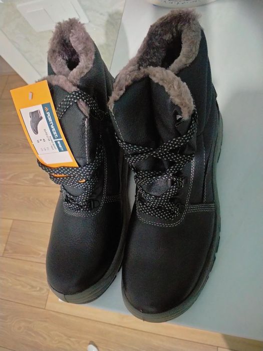 Продам спец.ботинки