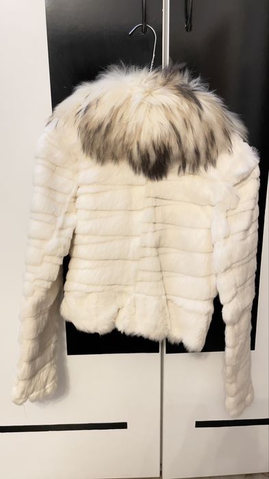 Blanita eleganta Alba