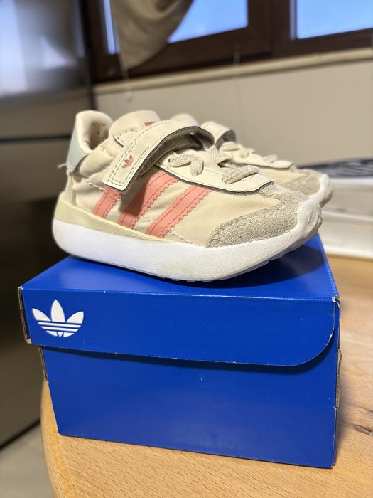 Кецове и маратонки адидас