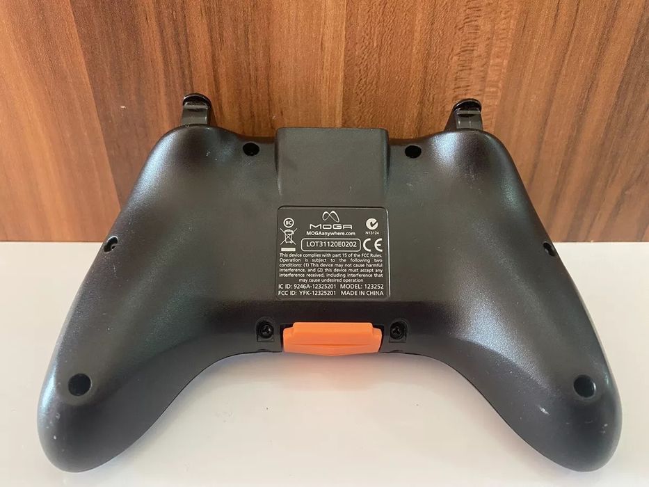 Controler de joc MOGA Pro pentru telefoane Android