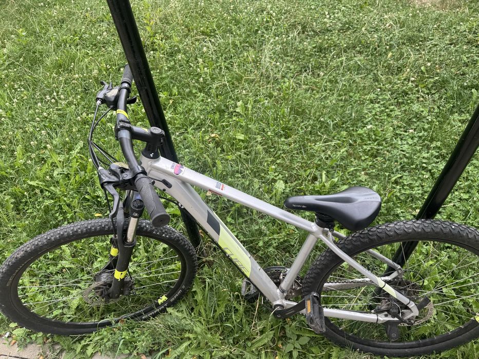 Vand bicicleta in stare f buna