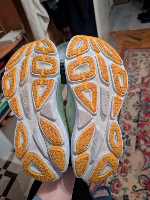 Adidași HOKA mărimea 43,5