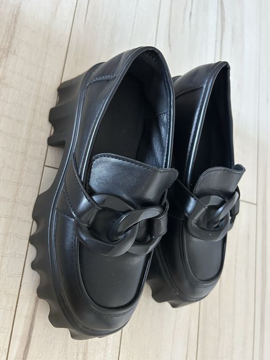 Продам стильные женские туфли