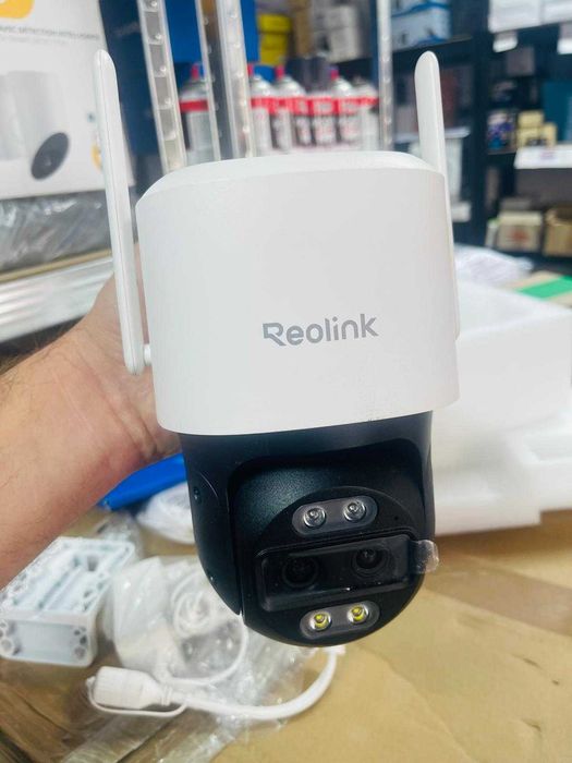 Cameră de supraveghere exterioară Reolink 4K 8MP cu Wi-Fi 6 și funcție PTZ, cu urmărire automată