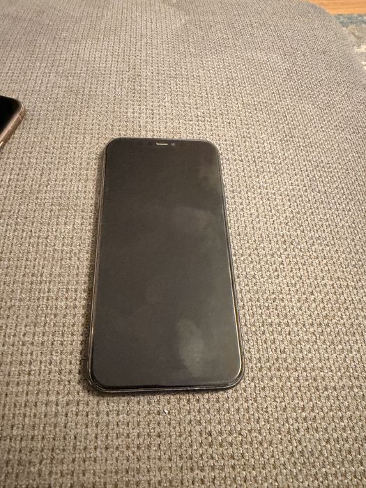 Iphone 11 Pro Max si Iphone 11
