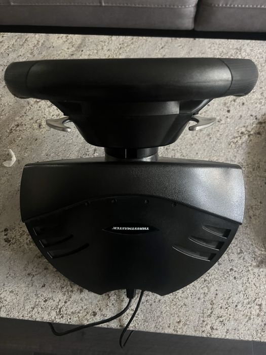 Волан и педали Thurustmaster T80 FERRARI