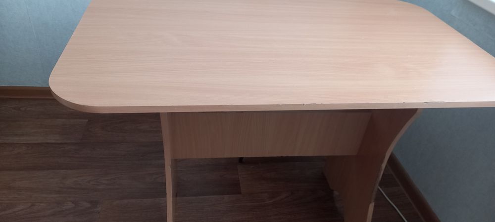 Стол кухонный б/у