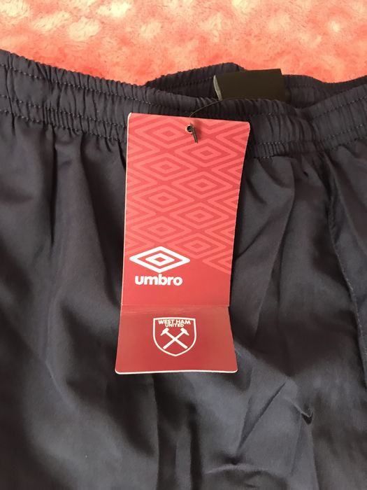 Къси панталонки и долнища на West Ham