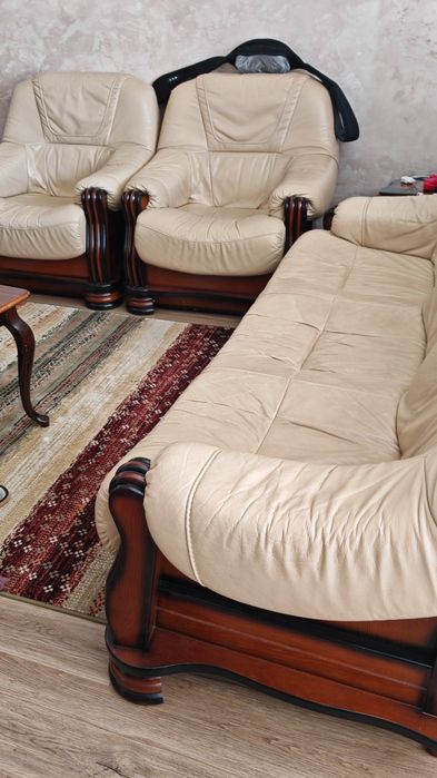 Set canapea si fotolii din piele