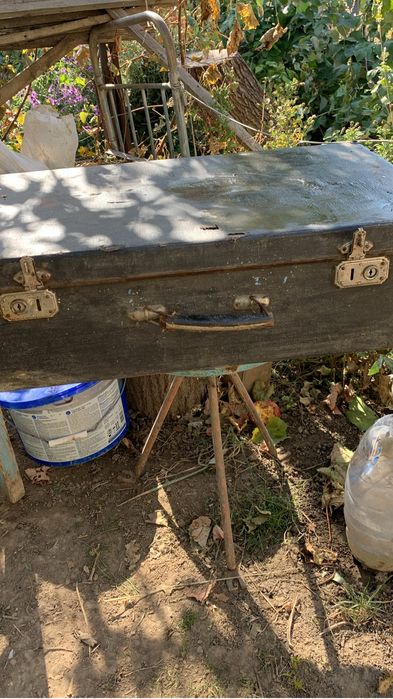 Продаю старинный стул