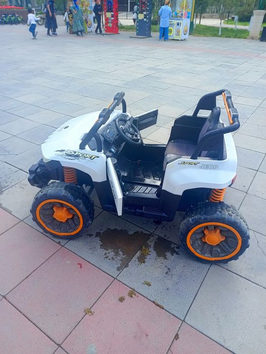 Jeop moshincha sotiladi rangi oq