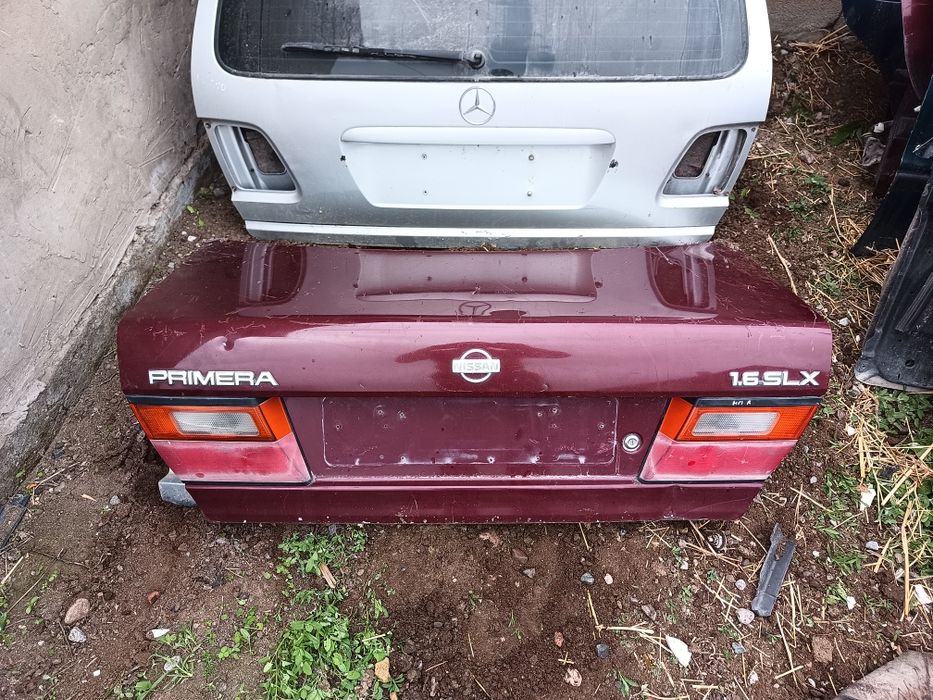 Разные двери Ауди Ниссан примера