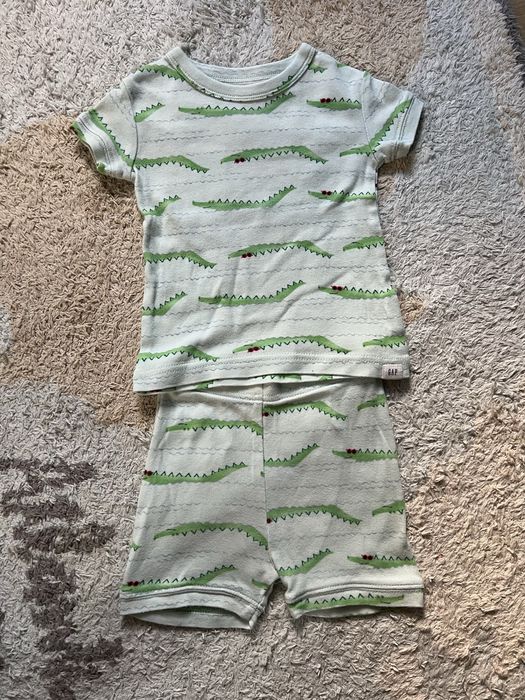 Pijama din 2 piese baby Gap 12-18 luni, din 100% bumbac, de vară.