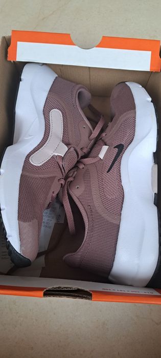 Nike nou mărimea 38