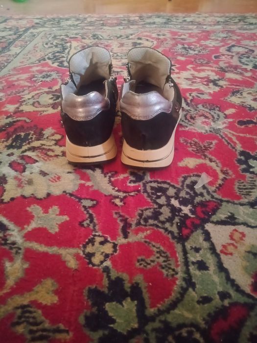 Обувь    ботинки.