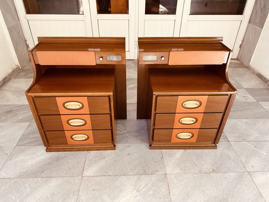 Италиански винтидж нощни шкафчета с радио – 70-те години