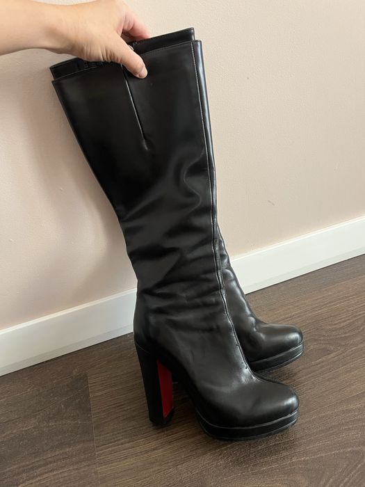 Сапоги осенние на каблуках