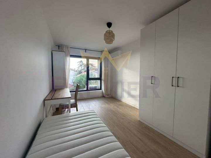 Дава се под наем Тристаен апартамент в Варна, Галата - 89 кв.м за 606.9 € - Снимка #8