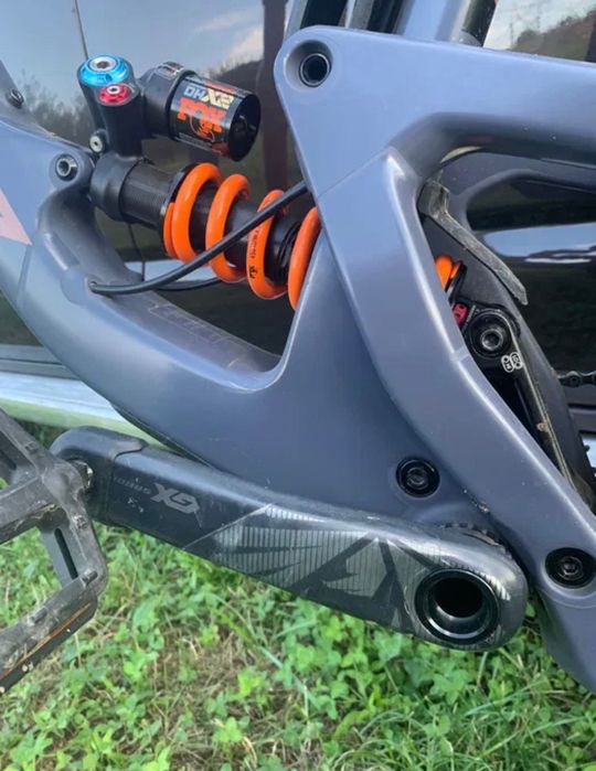 Bicicleta full suspension