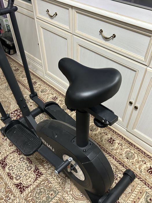 Продаётся эллиптический тренажёр GENAU