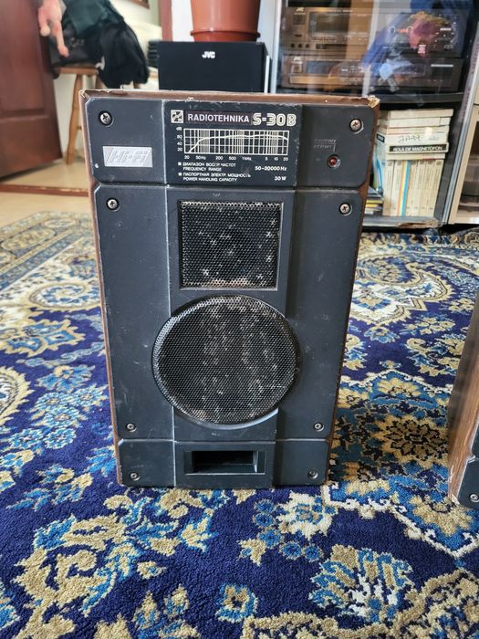 Boxe Radiotehnika S-30B în stare de funcționare