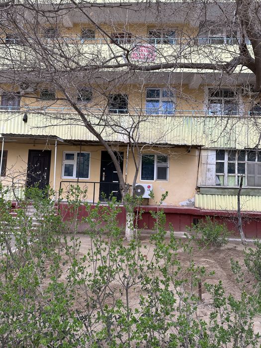 Zarafshon shahar 3 mikrorayon 13 uyda 2 xonali uy sotiladi