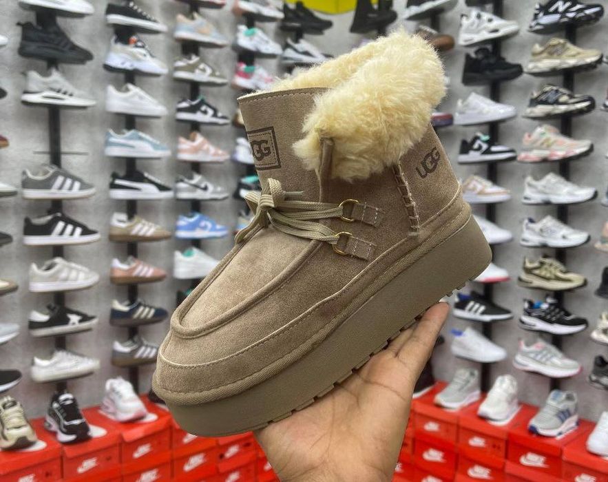 Ugg-uri diferite modele