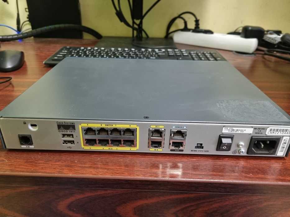 Маршрутизатор рутер Cisco 1800