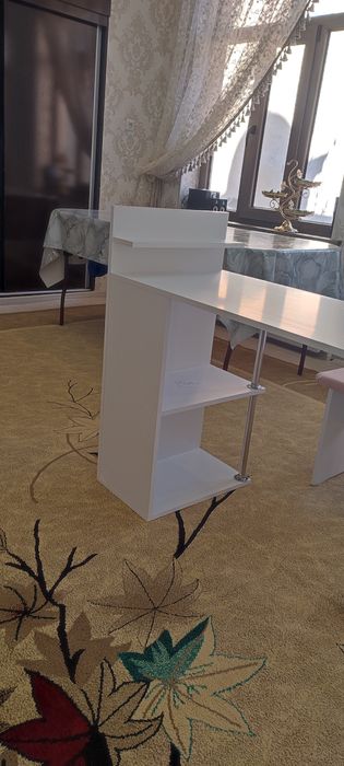 Маникюр столик 12