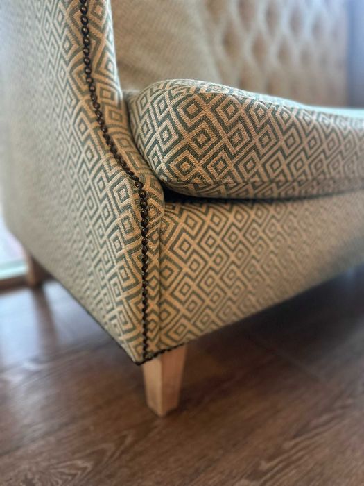 Двуместен диван за кафе в скандинавски стил