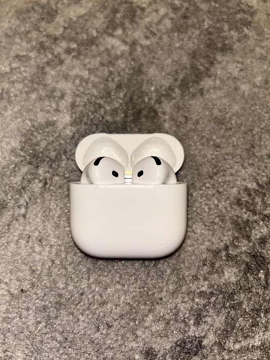 AirPods 4 ANC Apple
