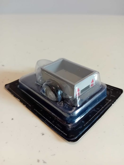 Machetă remorcă gri