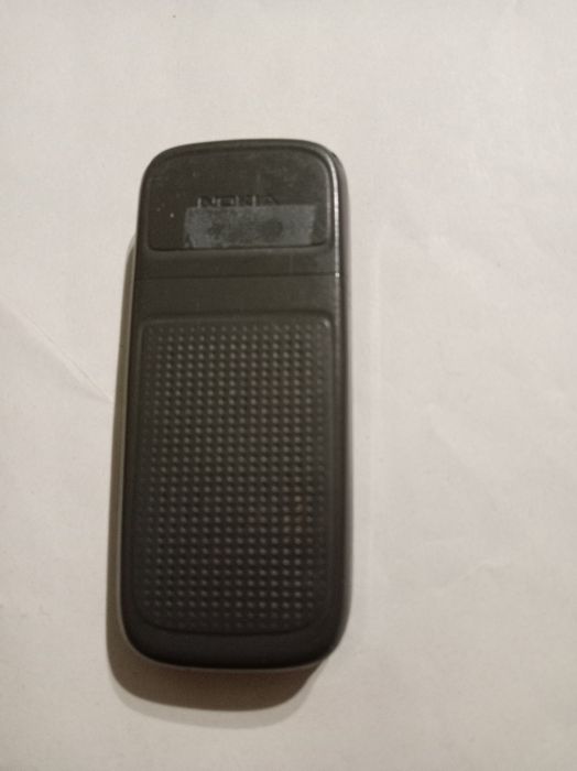 Nokia 1208 има фенерче