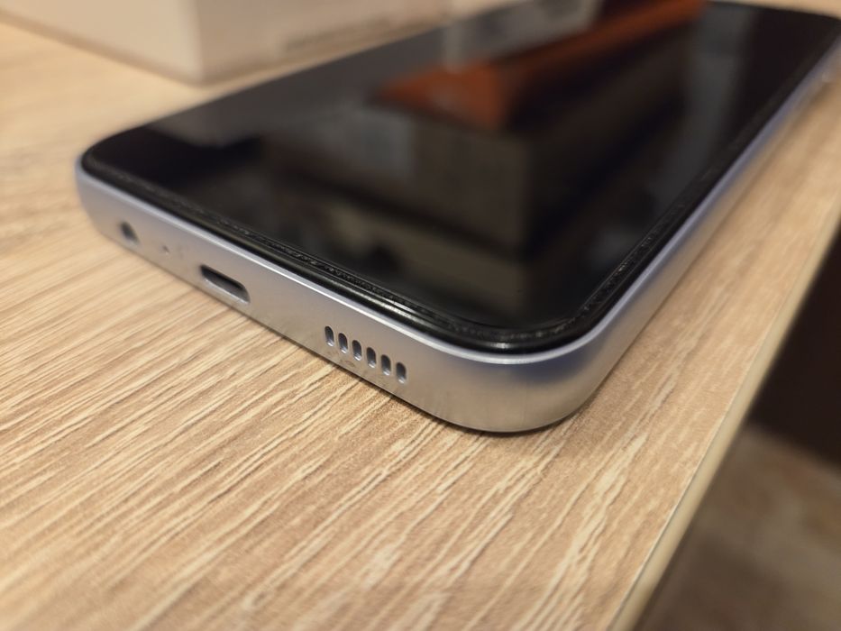 Samsung Galaxy  A14 със зарядно